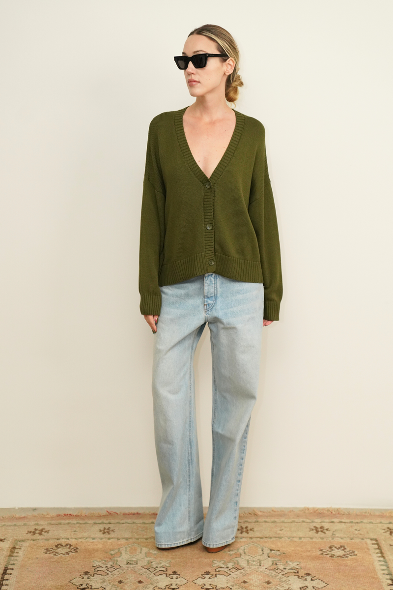 OLLIE BOXY V-NK CARDIGAN - OLIVE